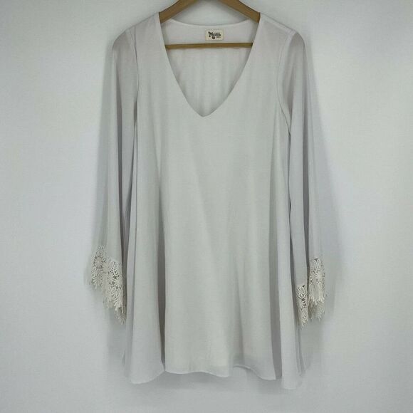 Show Me Your Mumu Blouse Bell Sleeve - Picture 1 of 8